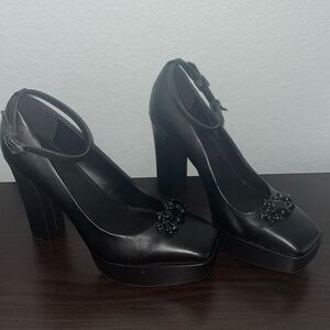 Karl Lagerfeld Paris women’s Varun Pump black size 11